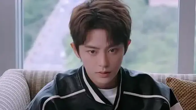 《女总裁的顶流小娇夫》：甜宠剧天花板？霸道女总裁与小奶狗的爱情迷局，狗粮管饱！