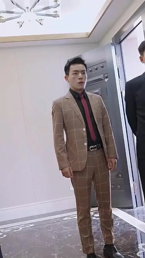 《龙御四海》：热血沸腾的江湖传奇，看小人物如何逆袭成龙